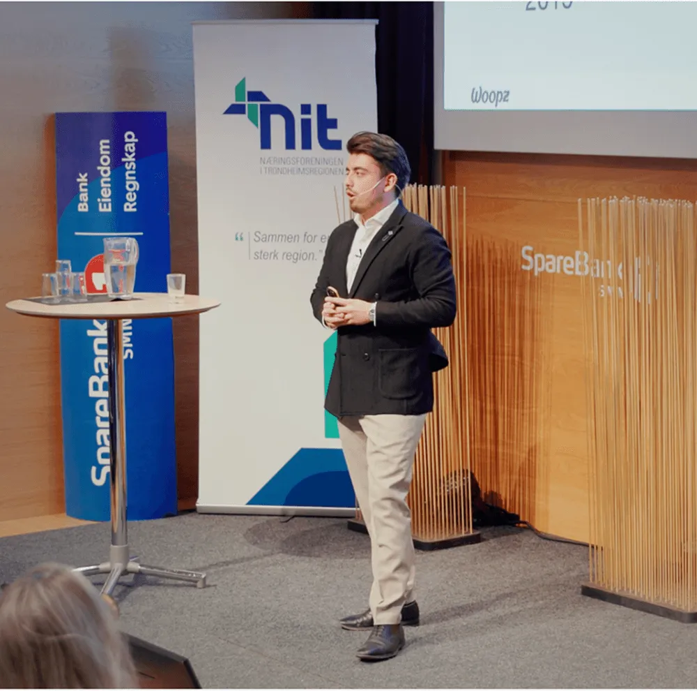 Marcus Bomann presenting at the SpareBank 1 retail seminar